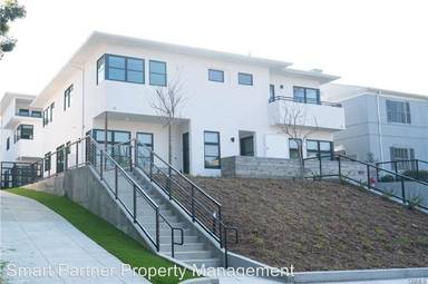 Main picture of 822 S Plymouth Blvd