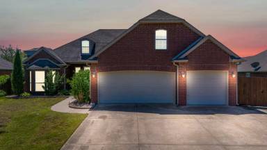 Main picture of 10204 E 101st St N