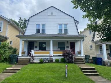 Main picture of 175 Clinton St