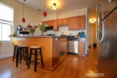 Main picture of 233 Boylston St