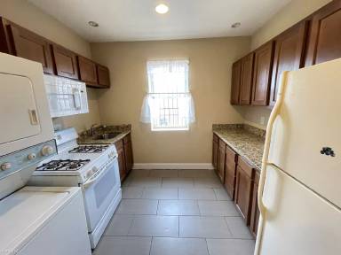 Main picture of 1338 W North Ave