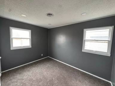 Main picture of 681 S Farnham St