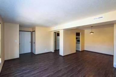 Main picture of 915 Prince St