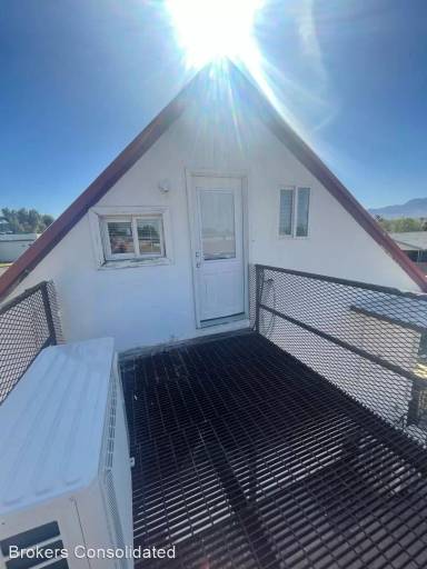 Main picture of 141 N Yucca St