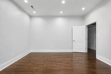 Main picture of 1044 Chestnut St