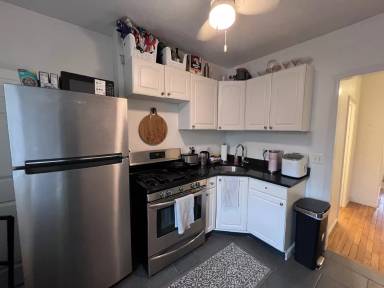 Main picture of 788 E 6th St