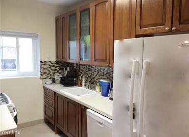 Main picture of 1037 70th St