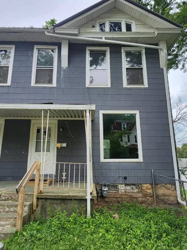 Main picture of 656 1/2 W 11th St