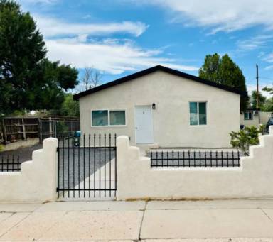 Main picture of 1325 San Andres Ave NW