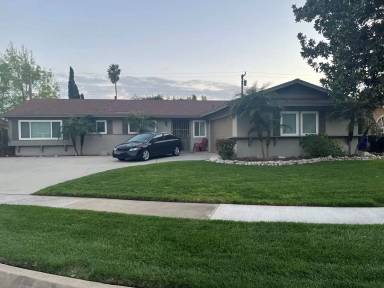 Main picture of 8681 Holly St