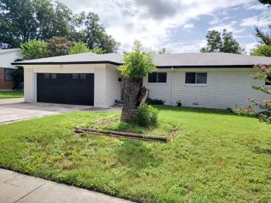 Main picture of 1206 Pine Dr