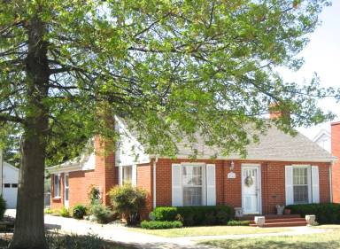 Main picture of 2504 NW 27th St