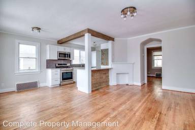 Main picture of 905 Clark St