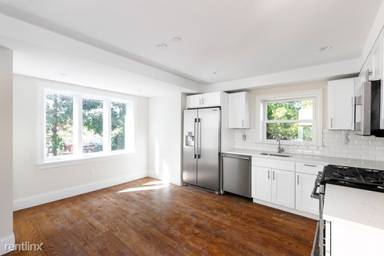 Main picture of 117 Centre St