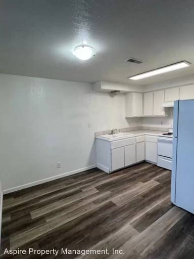 Main picture of 677 Beatty St
