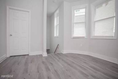 Main picture of 2407 W Harold St