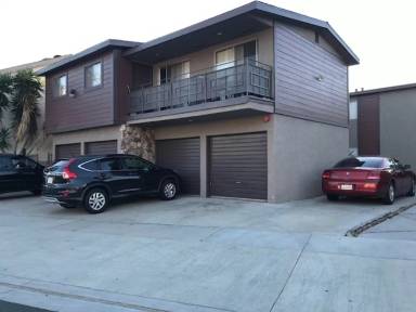 Main picture of 1661 Park Ave