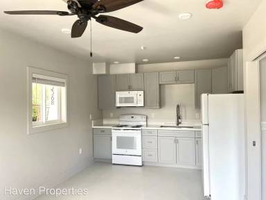 Main picture of 1336 Carmel St