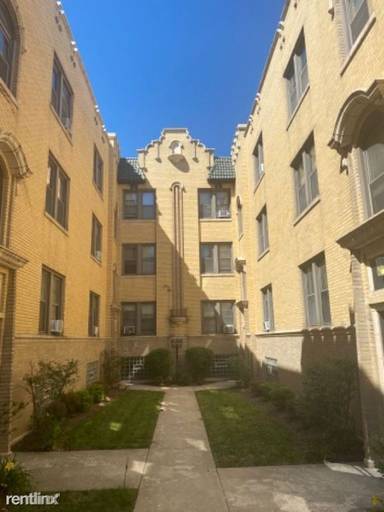 Main picture of 816 E 49th St