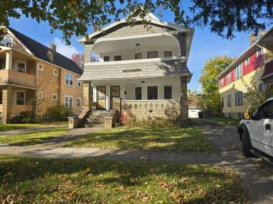 Main picture of 3570 E 151st St