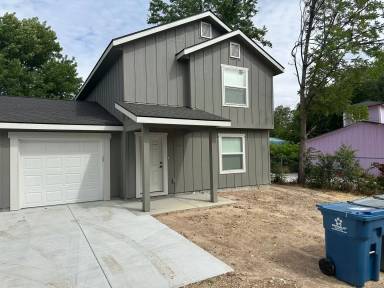 Main picture of 812 2nd St N