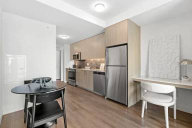 Main picture of 351 N Canal St