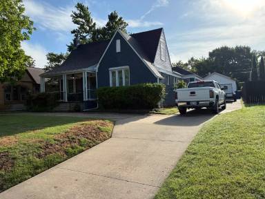 Main picture of 1715 S College Ave