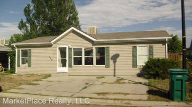 Main picture of 216 Versailles St