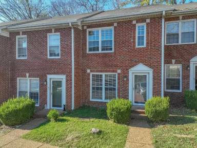 Main picture of 227 Fairmont Ct