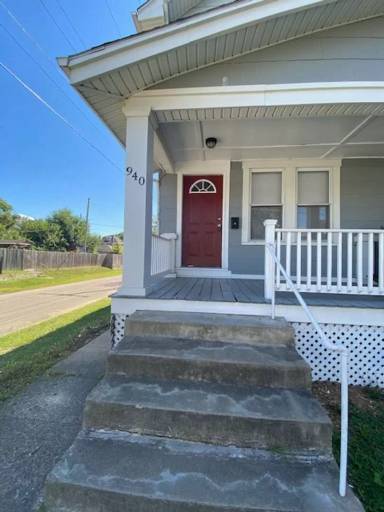 Main picture of 940 S Champion Ave