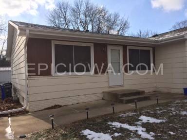 Main picture of 1607 Hillside Dr NW
