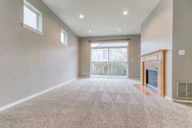 Main picture of 20467 SW Rosemount St