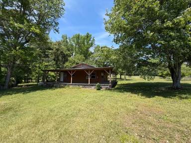 Main picture of 219 Old Bucks Pocket Rd SE