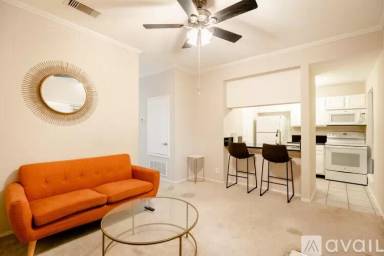 Main picture of 704 W 21st St