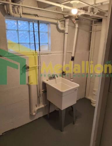 Main picture of 8900 S Crandon Ave