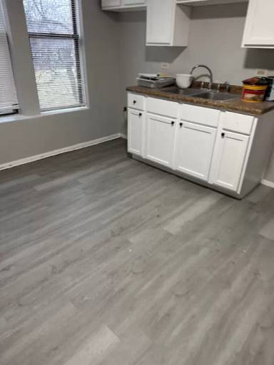 Main picture of 4034 S Prairie Ave