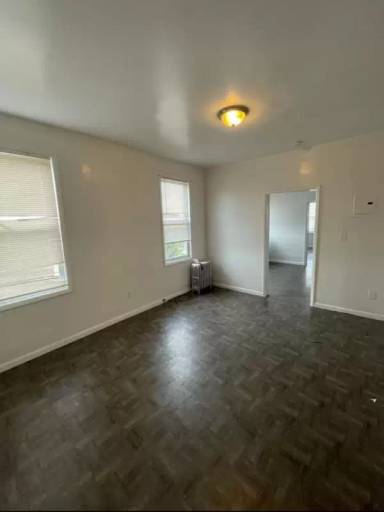 Main picture of 207 Freeway Dr E