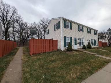 Main picture of 1806 Jamestown Cir