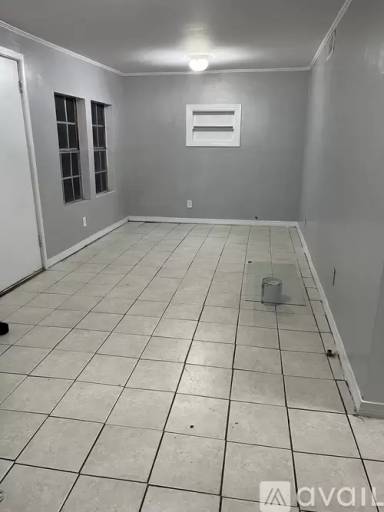 Main picture of 522 E Railroad St
