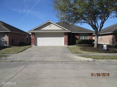Main picture of 105 Gemini Ct