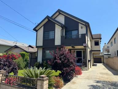 Main picture of 1253 W 23rd St