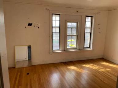 Main picture of 1027 S 17th Ave