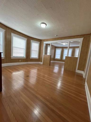 Main picture of 74 Maple St