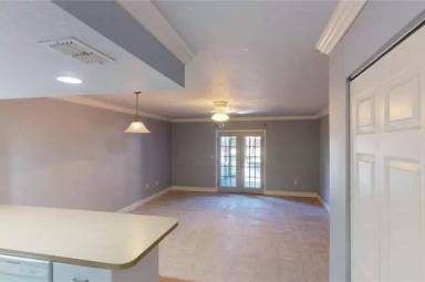 Main picture of 61 Village Dr