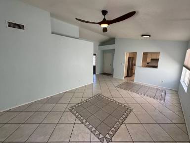 Main picture of 1119 N Carriage Ln