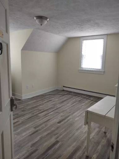 Main picture of 127 Monomonock Rd