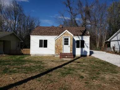Main picture of 2613 E Cherry St