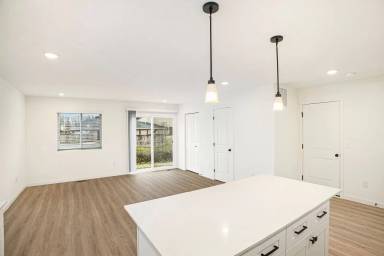 Main picture of 1922 Constantine Ct