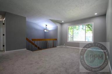 Main picture of 6204 S 140th Ave