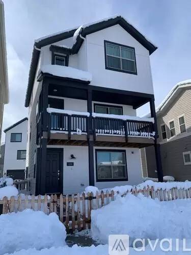 Main picture of 124 E Douglas St